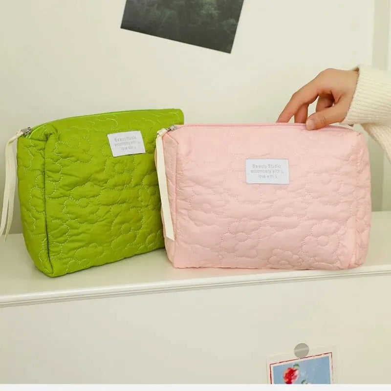 Embroidery Large-Capacity Cosmetic Bag Waterproof Portable Storage Bag - Sally Makeup Accessories