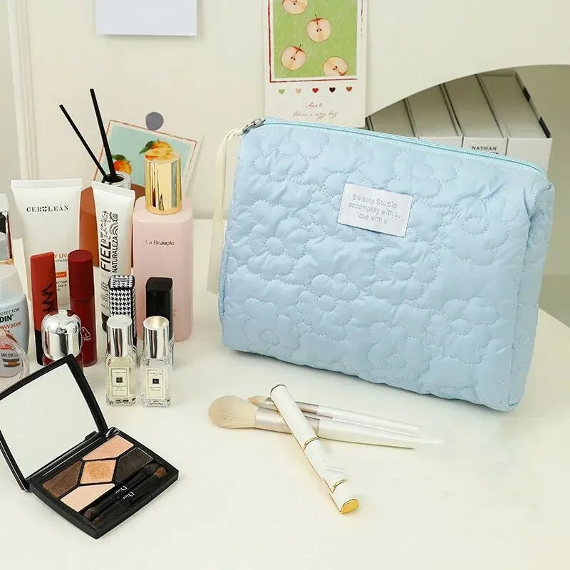 Embroidery Large-Capacity Cosmetic Bag Waterproof Portable Storage Bag - Sally Makeup Accessories 